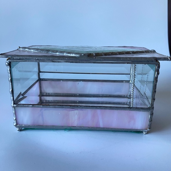 Vintage Slag Glass Jewelry Box: Metal Framed Bevelled Glass , Dry Flowers in Lid - Picture 10 of 10